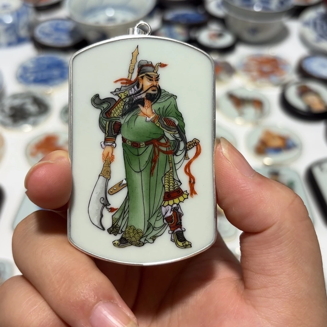 龙***风瓷片精品挂件一个