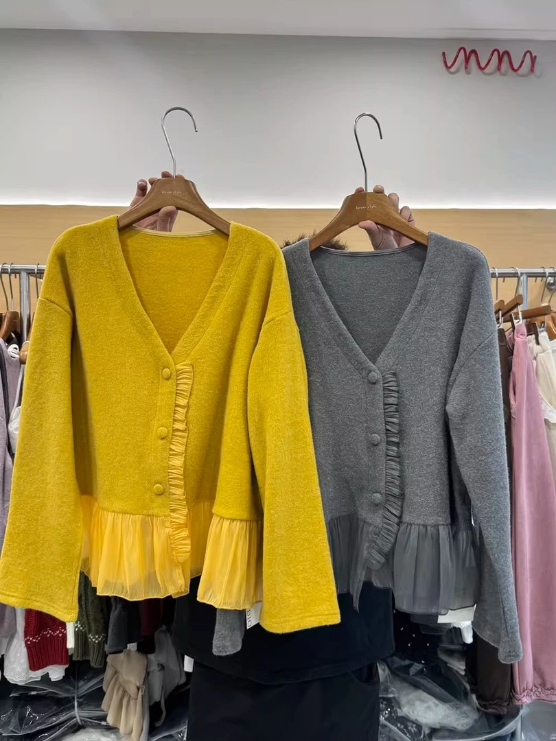 2025冬季韩版宽松木耳边别致设计V领毛呢开衫女荷叶边外套上衣潮