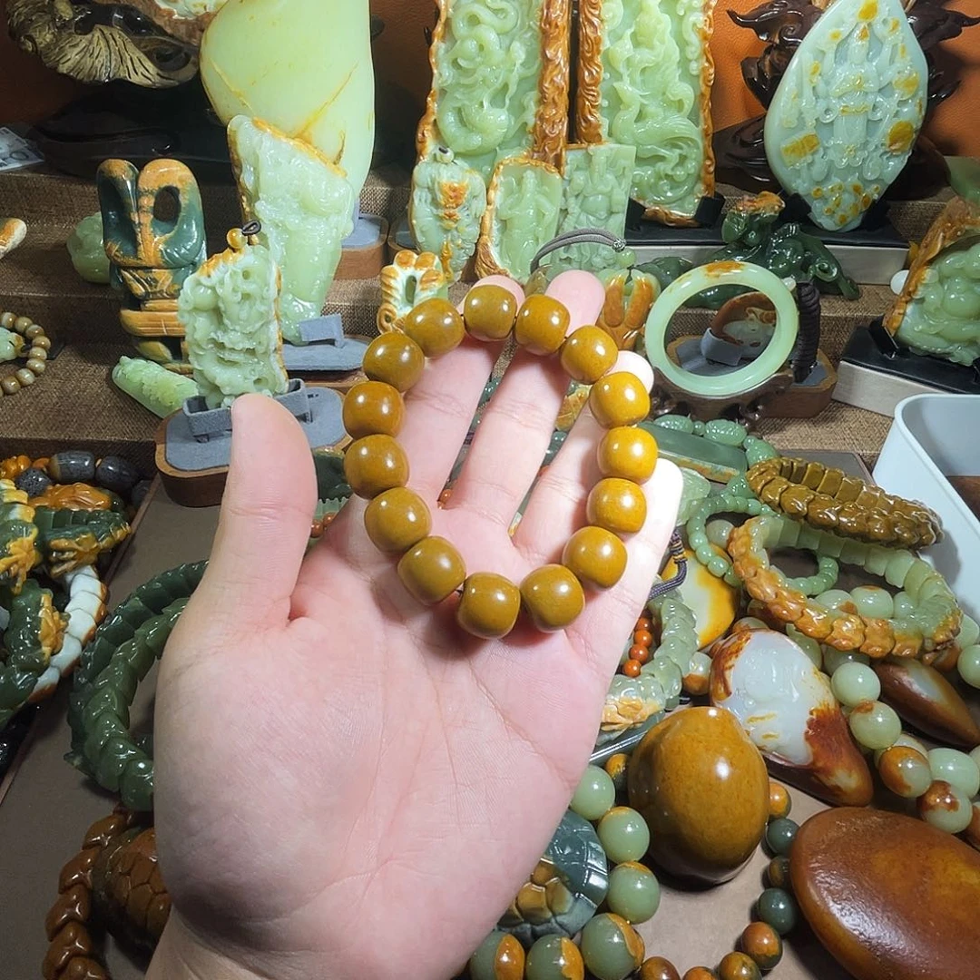 透闪石质玉未镶嵌珠宝奇石