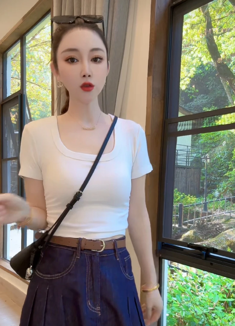 Nalian/拿恋豆子优选-白色方领正肩修身短款短袖t恤女 DZ98263