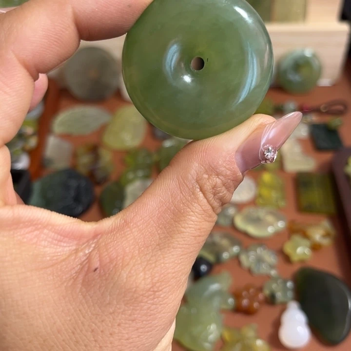 蛇纹石玉合金颈饰