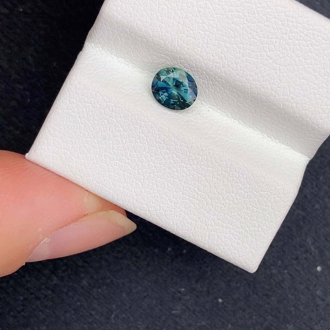 蓝宝石裸石0.85 ct