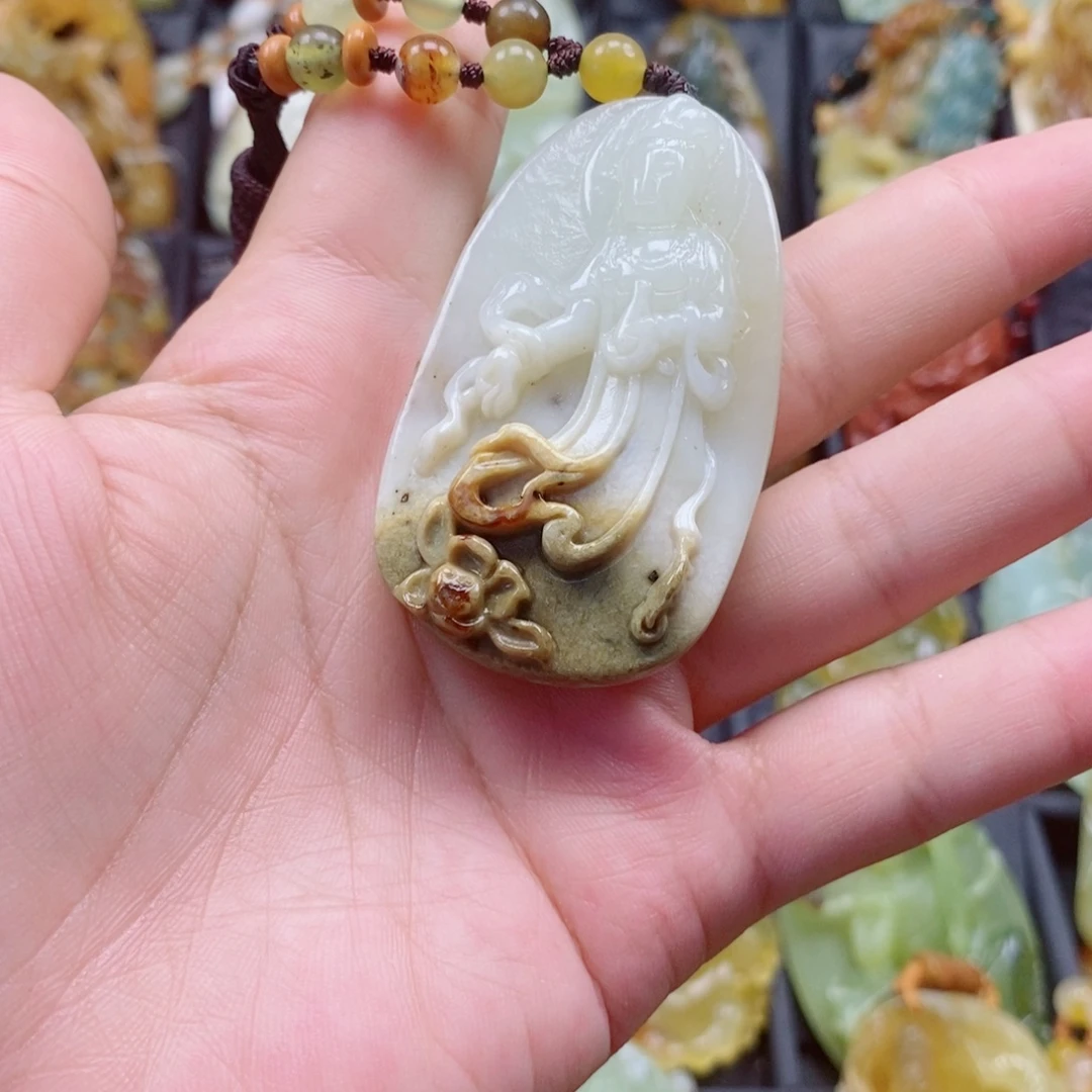 未镶嵌蛇纹石玉颈饰