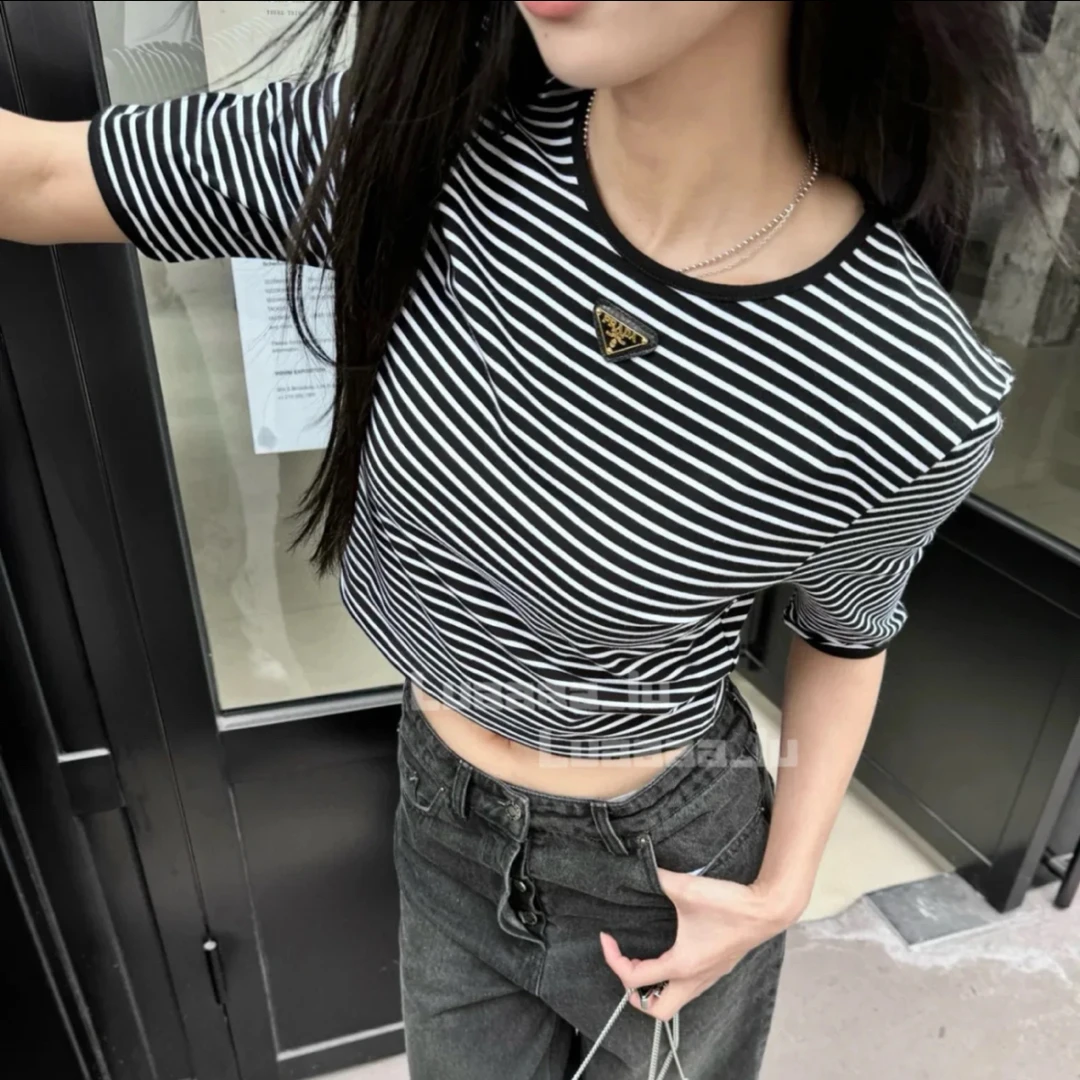 未使用 Prada/普拉达 25新季 黑白条纹T恤 三角标打底衫 女款秀款