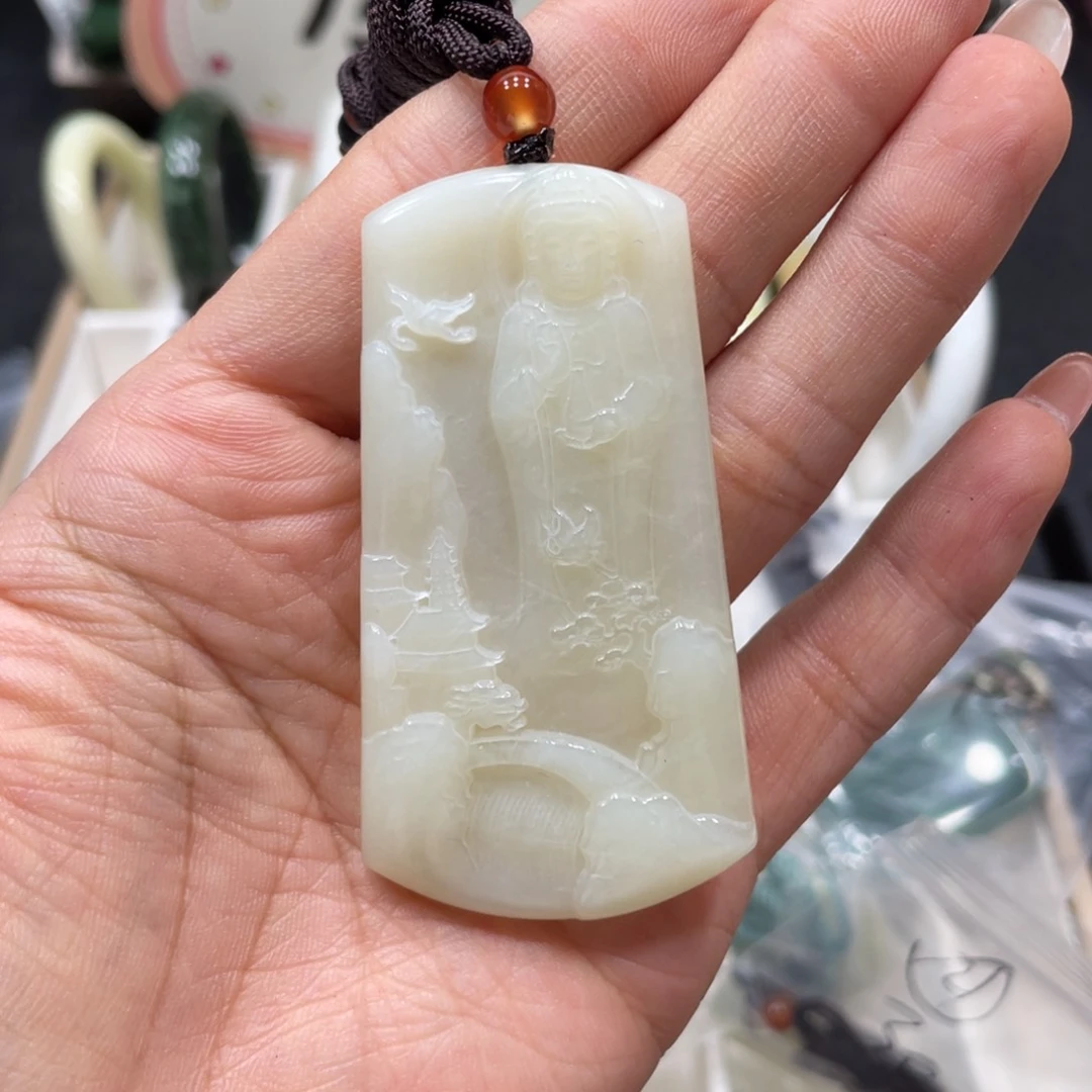 蛇纹石玉未镶嵌颈饰