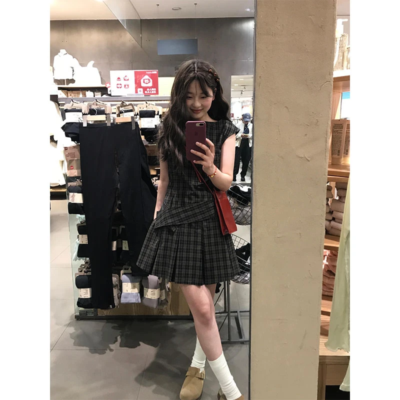 韩系气质复古学院风复古格纹连衣裙女收腰显瘦小个子休闲百褶短裙
