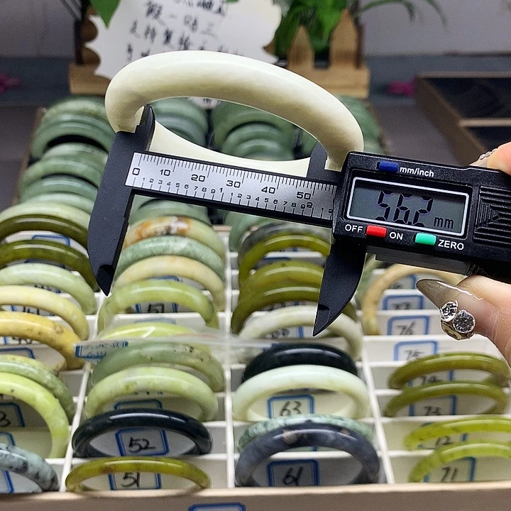 未镶嵌蛇纹石玉手镯75