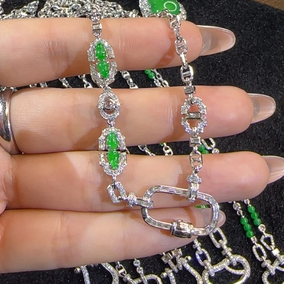 翡翠18K金镶嵌颈饰