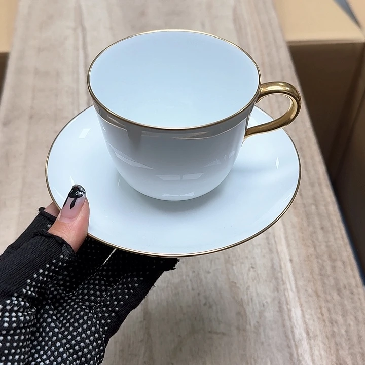 瓷片噗哈哈哈哈哈哈哈哈我的