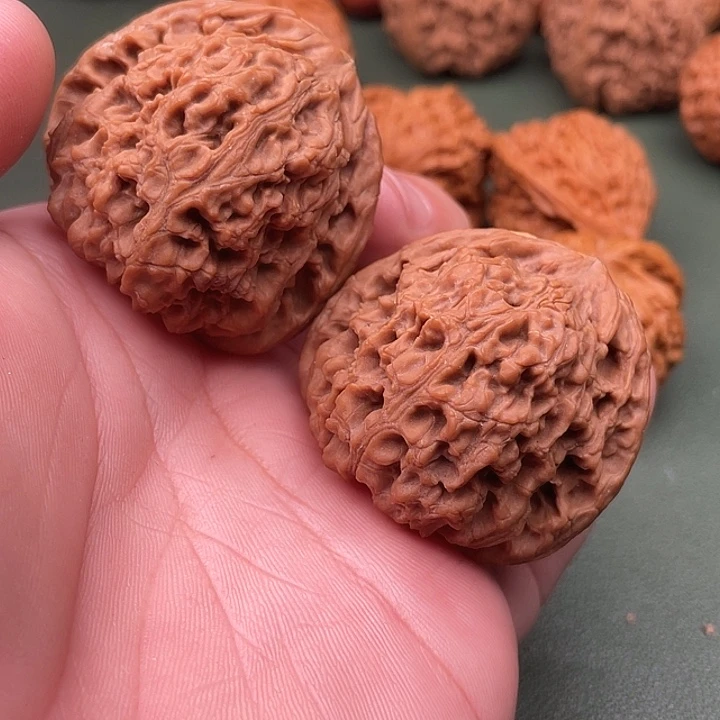 核桃把件大**毒43全品大红红皮南疆