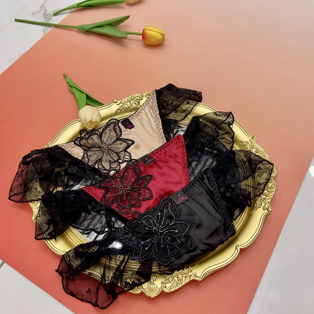 时尚潮流蕾丝裙边大花朵刺绣女士小裤 2条