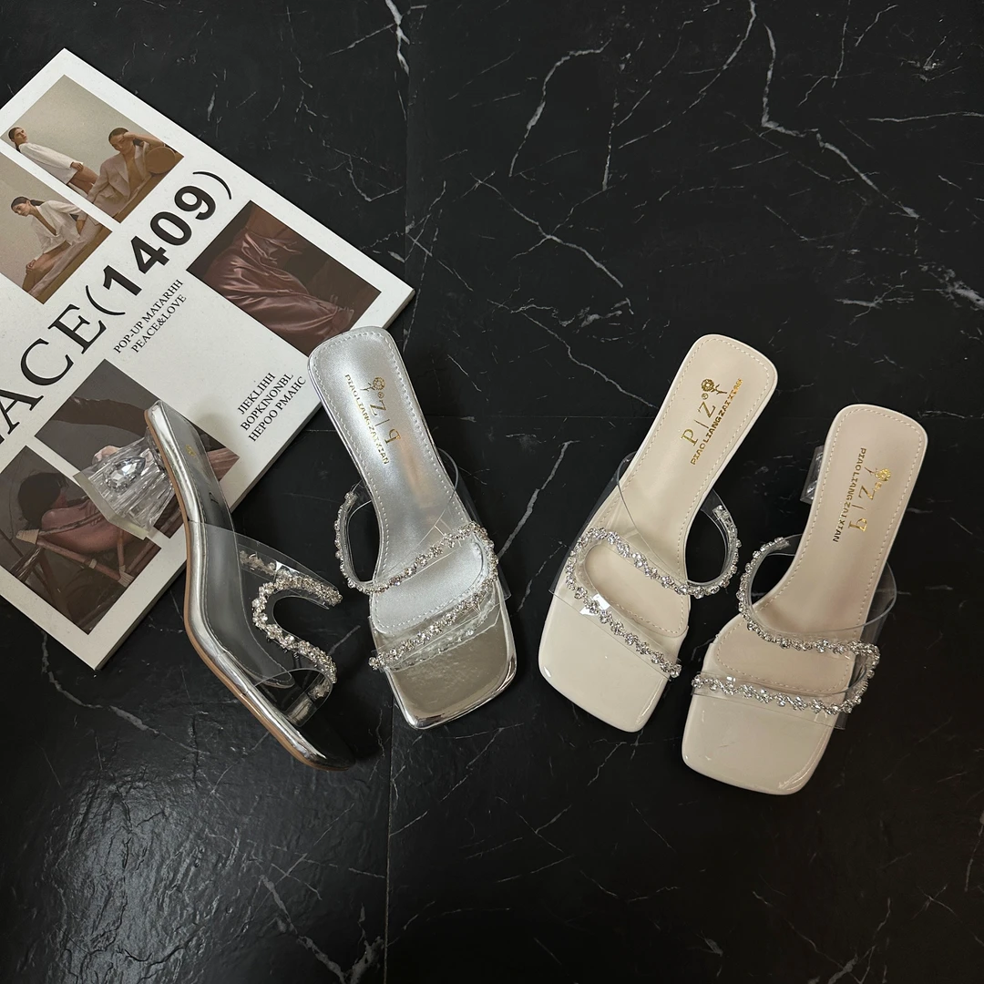 方头透明带水钻粗跟凉拖鞋外穿2025夏季新款法式水晶跟一字高跟拖