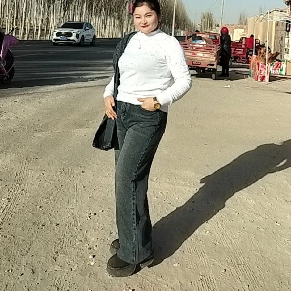 女士休闲牛仔喇叭裤显瘦