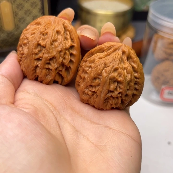 洋***玉文玩核桃把件红锦鲤