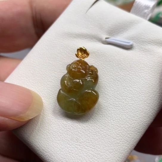颈饰18K金镶嵌翡翠