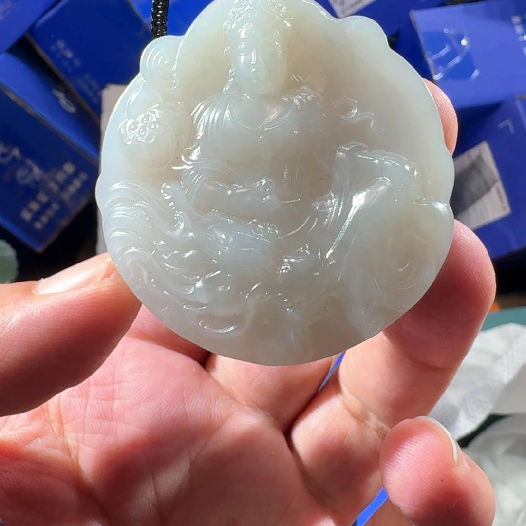 和田玉（糖玉）合金颈饰
