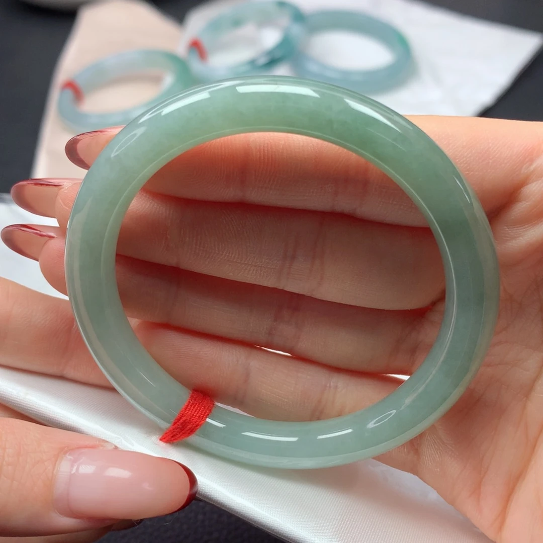 翡翠手镯（圆镯）未镶嵌55圆条