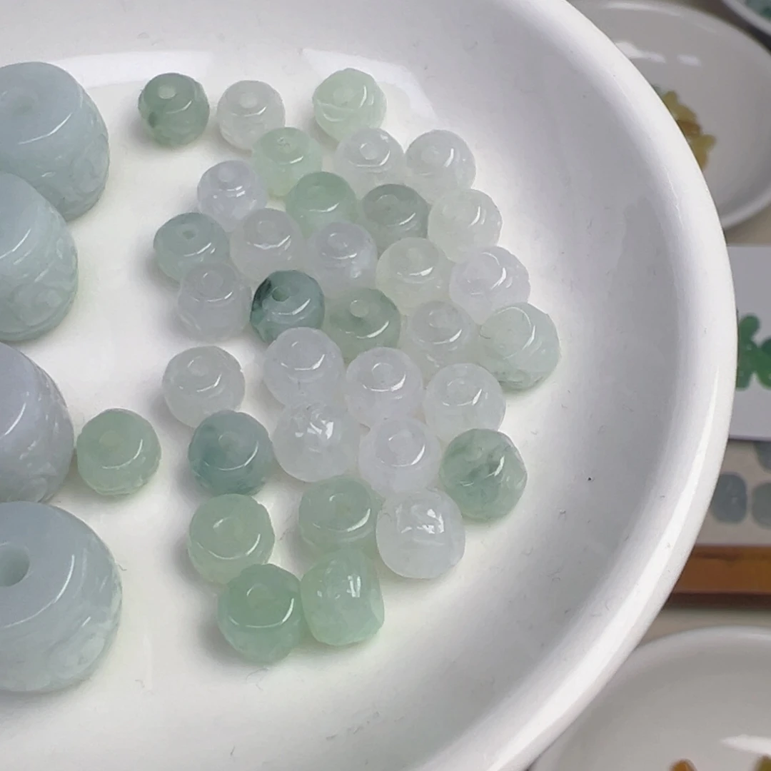 翡翠散珠卡7六字箴言俩颗