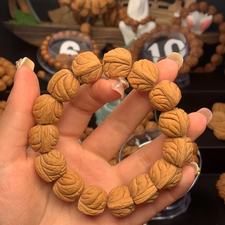 桃核吊坠霸王龙17尺寸左右