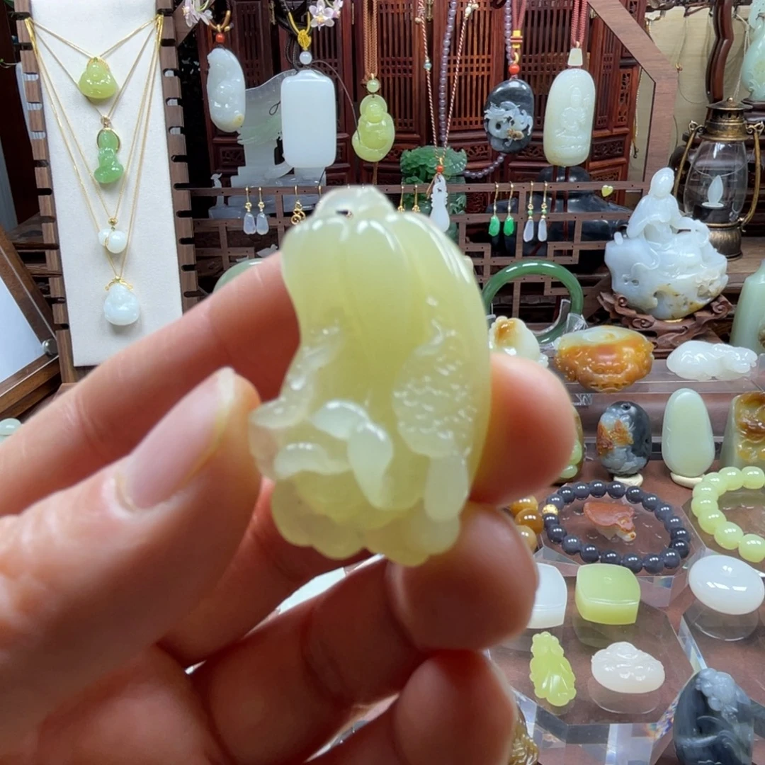 和田玉未镶嵌挂件