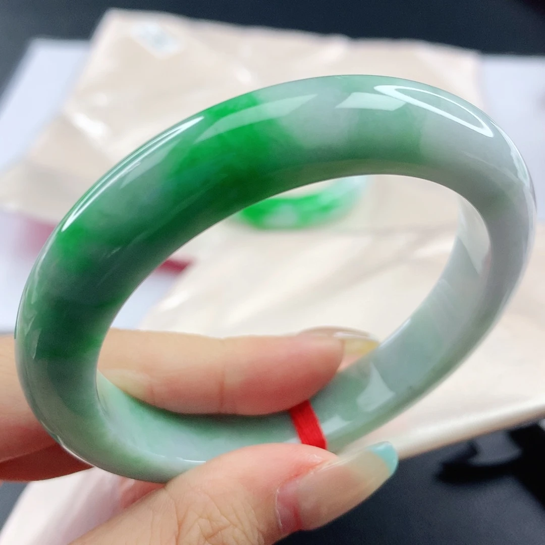 翡翠手镯未镶嵌，159