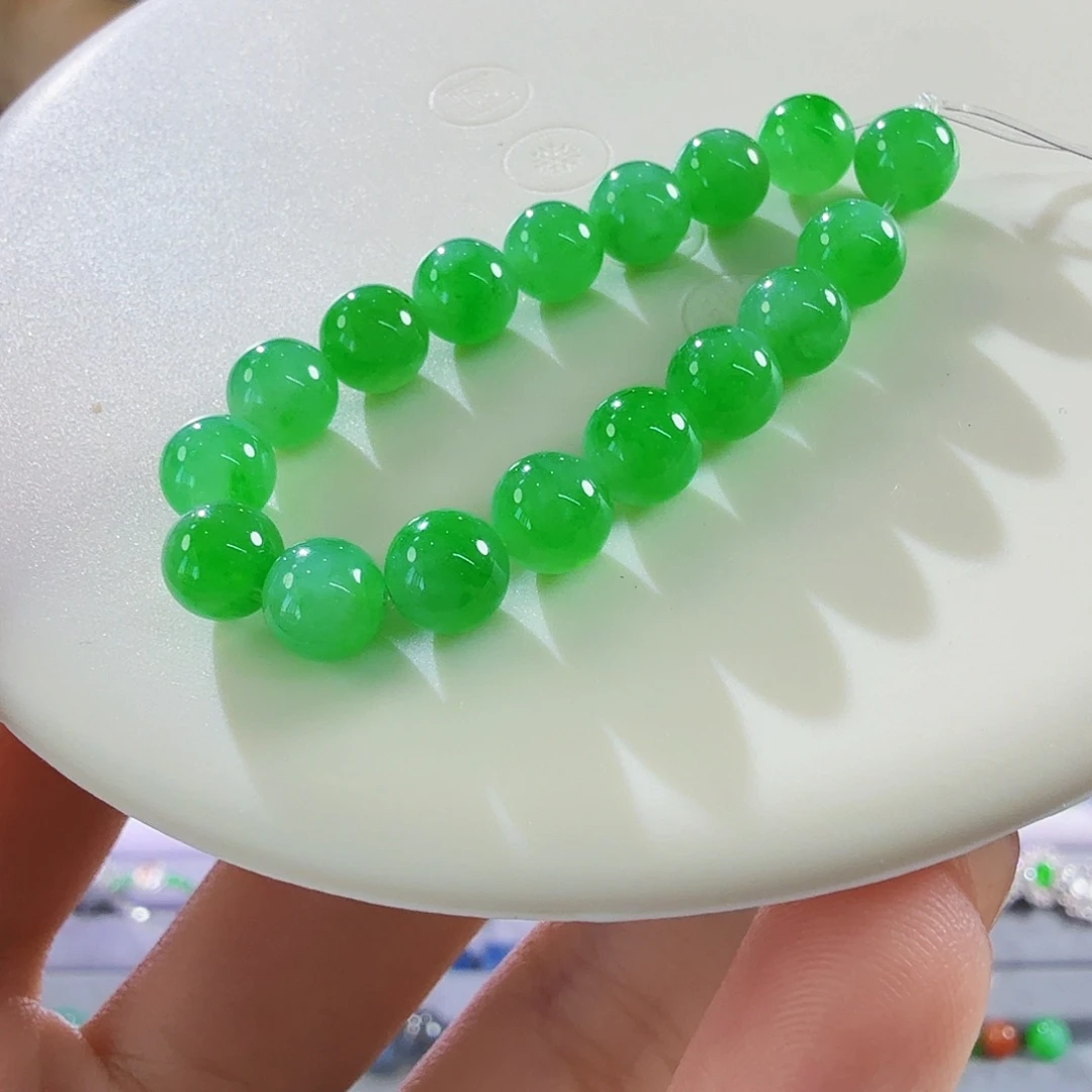 翡翠未镶嵌颈饰性价比超高 卡6