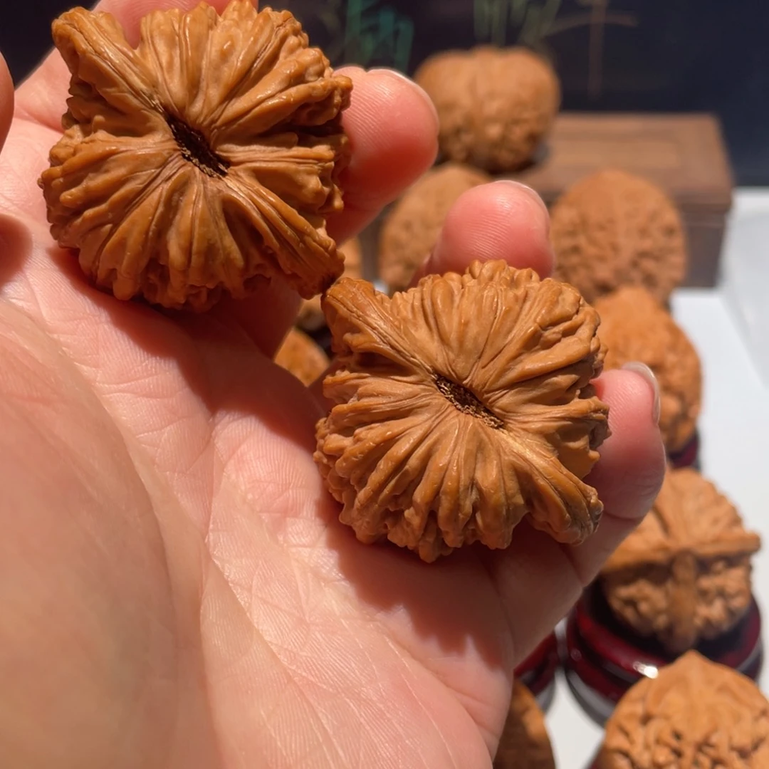 文玩核桃把件七*四座楼44全品