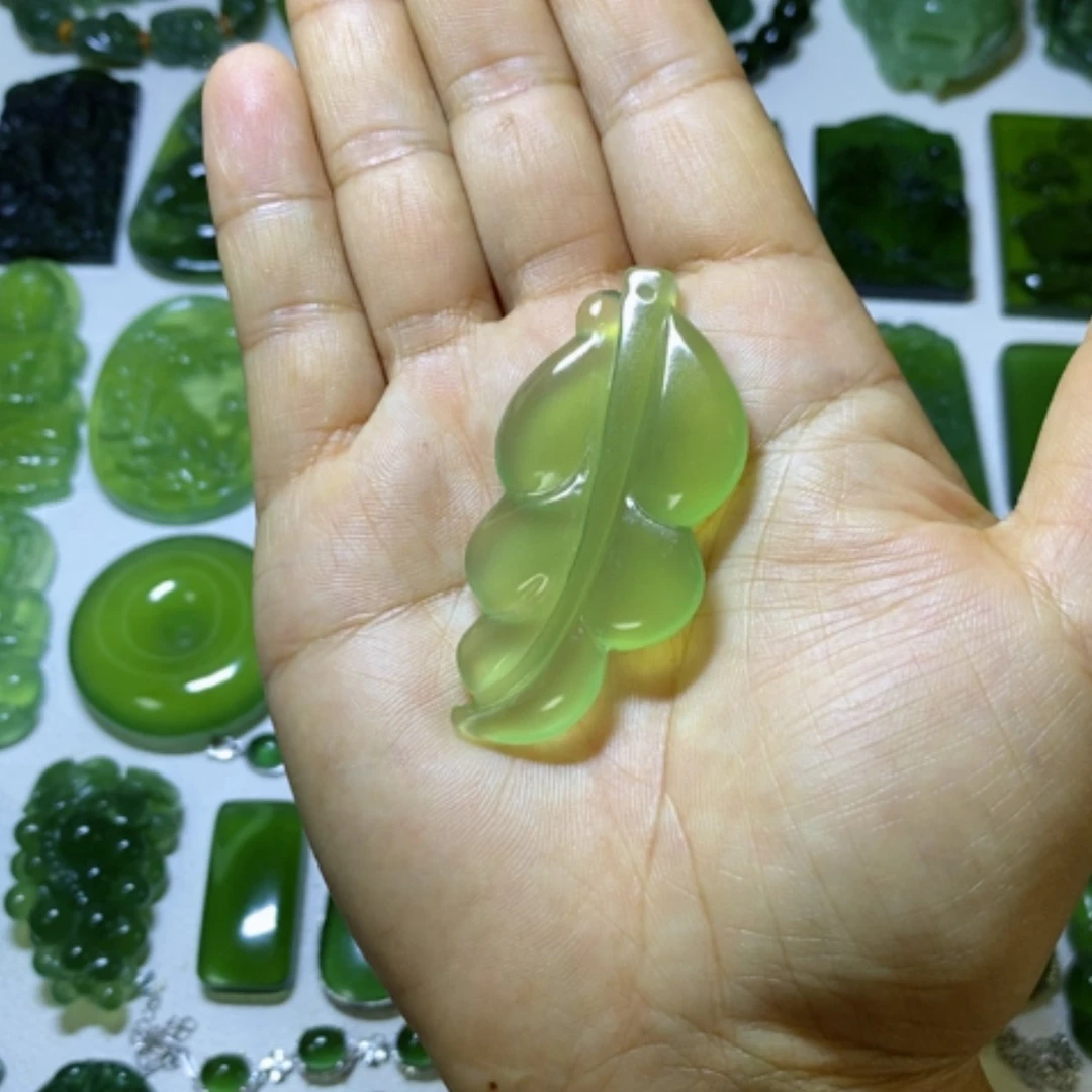 【闪购商品】未镶嵌蛇纹石玉颈饰