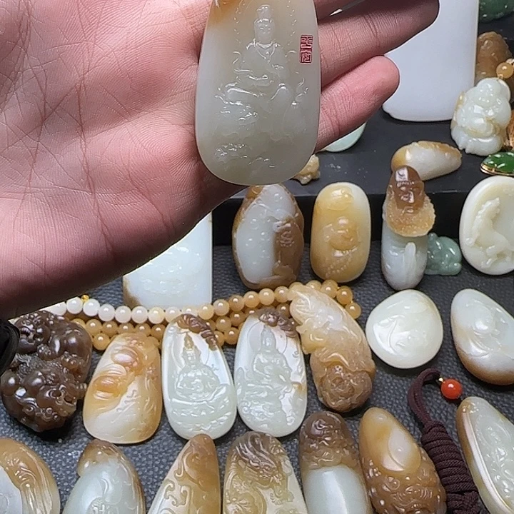 和田玉未镶嵌颈饰