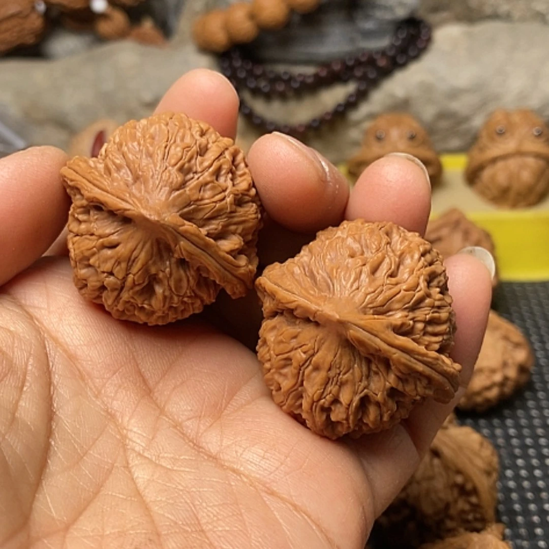 【闪购商品】把件文玩核桃红皮水龙