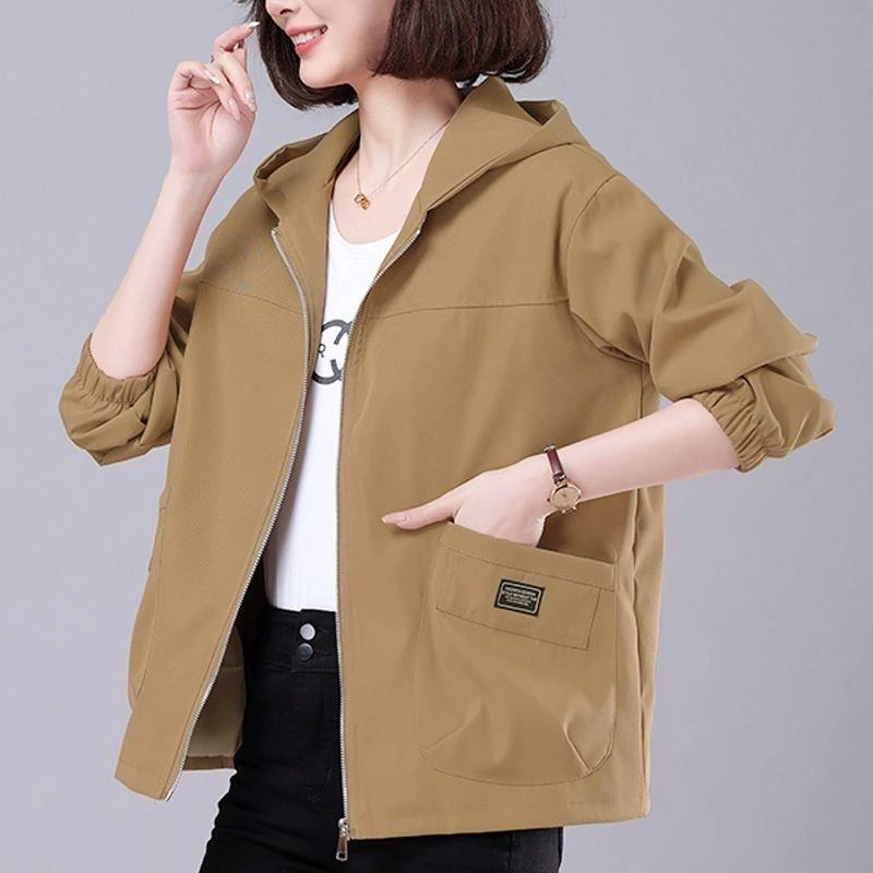 妈妈外套女春秋新款大码宽松休闲百搭连帽夹克衫中老年短款风衣女