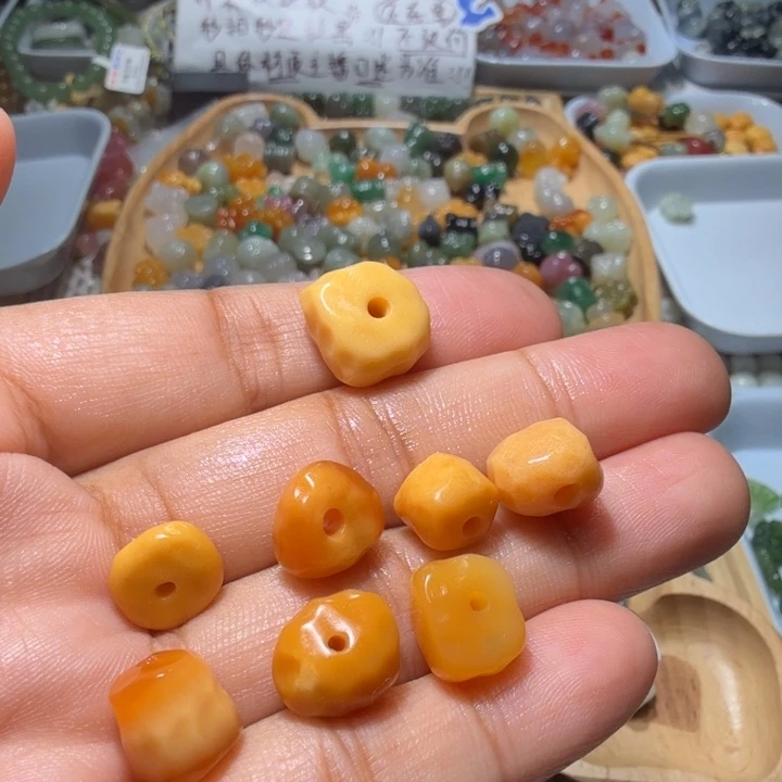 和田玉未镶嵌珠宝半成品胖****⊂