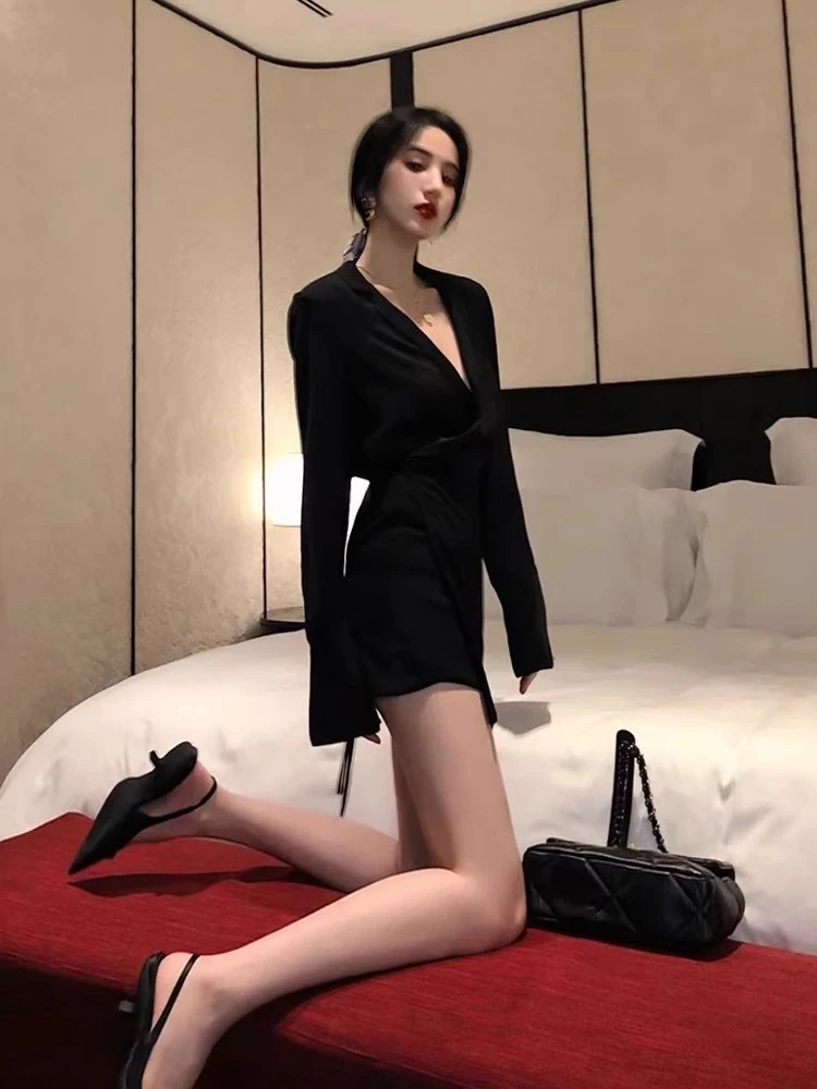 赫本小黑裙礼服高端轻奢小众生日聚会平时可穿高冷御姐风连衣裙女