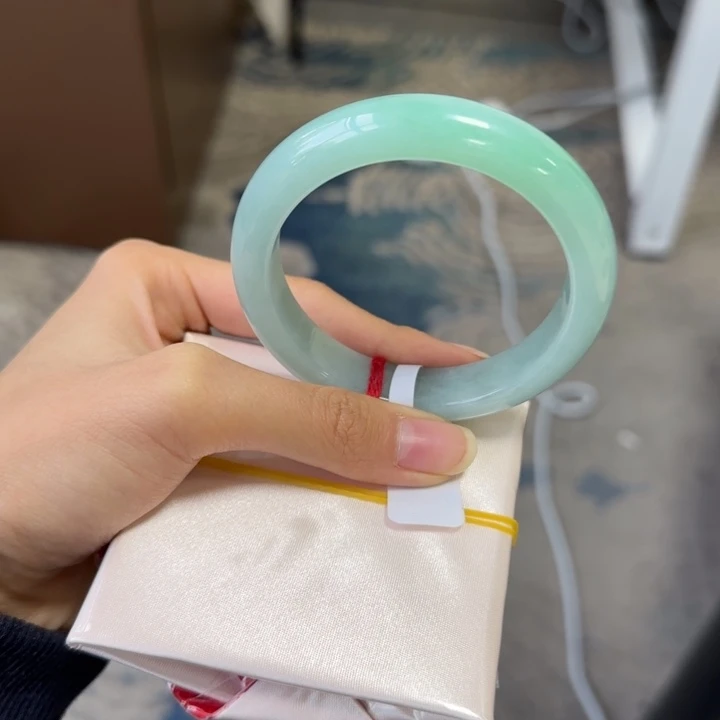 未镶嵌手镯翡翠甜果绿-57.5圈