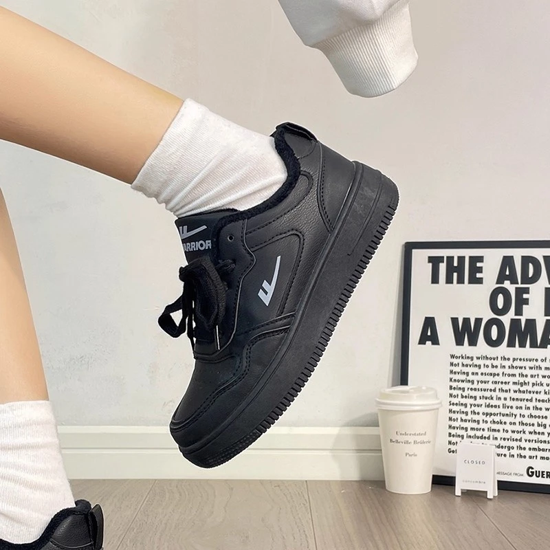 回力厚底小黑鞋女2025冬季加绒百搭休闲韩版板鞋学生运动鞋面包鞋