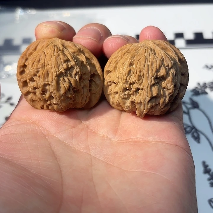 文玩核桃吊坠蝴蝶磨