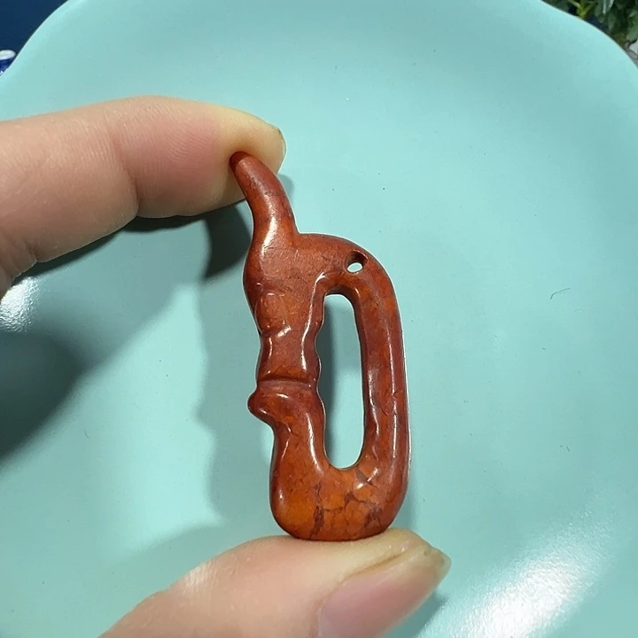 透闪石质玉未镶嵌挂件