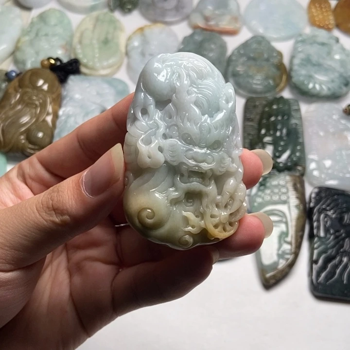 翡翠未镶嵌颈饰龙牌41