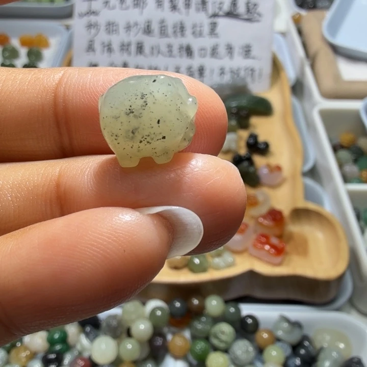 和田玉未镶嵌珠宝奇石