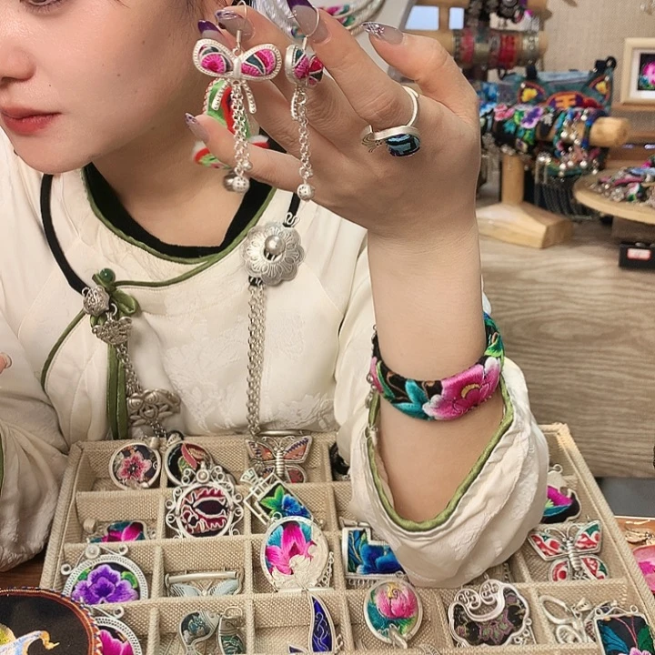 花岗石铁合金耳环