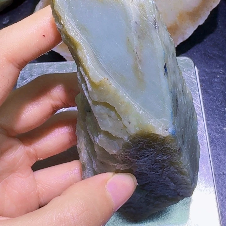 未镶嵌和田玉（糖玉）珠宝半成品