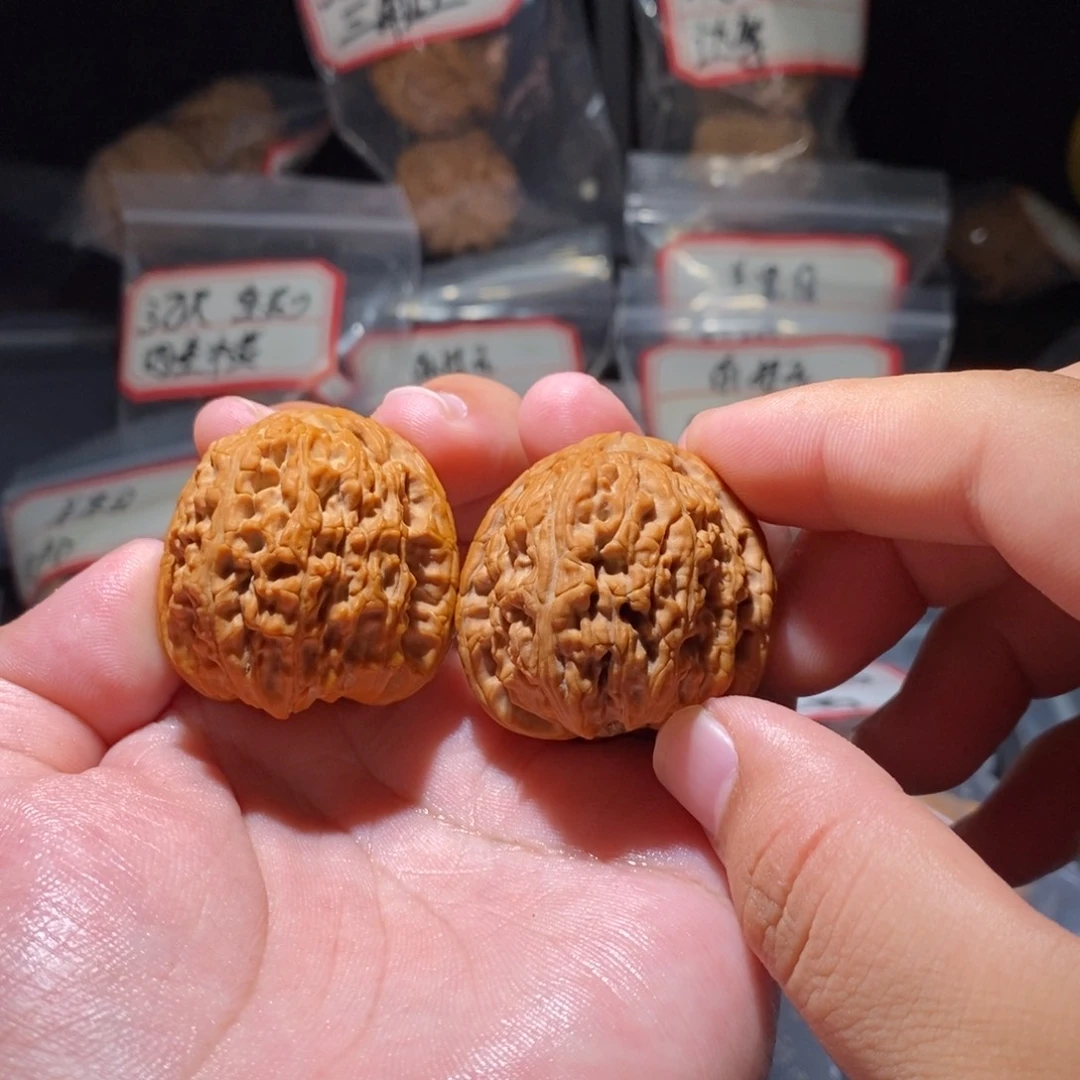 ****b文玩核桃吊坠37全品白狮子