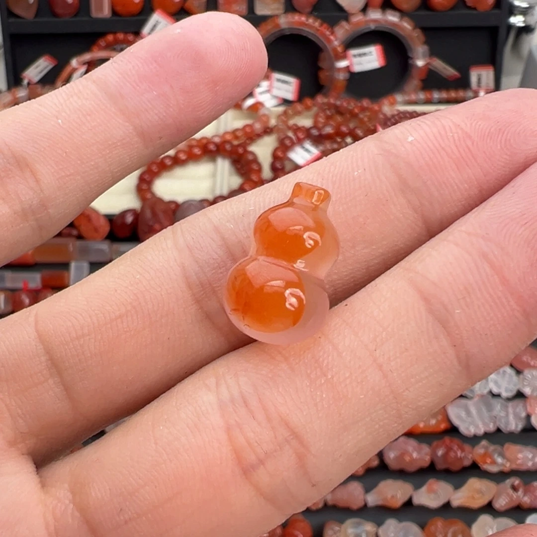 南红玛瑙未镶嵌颈饰葫芦