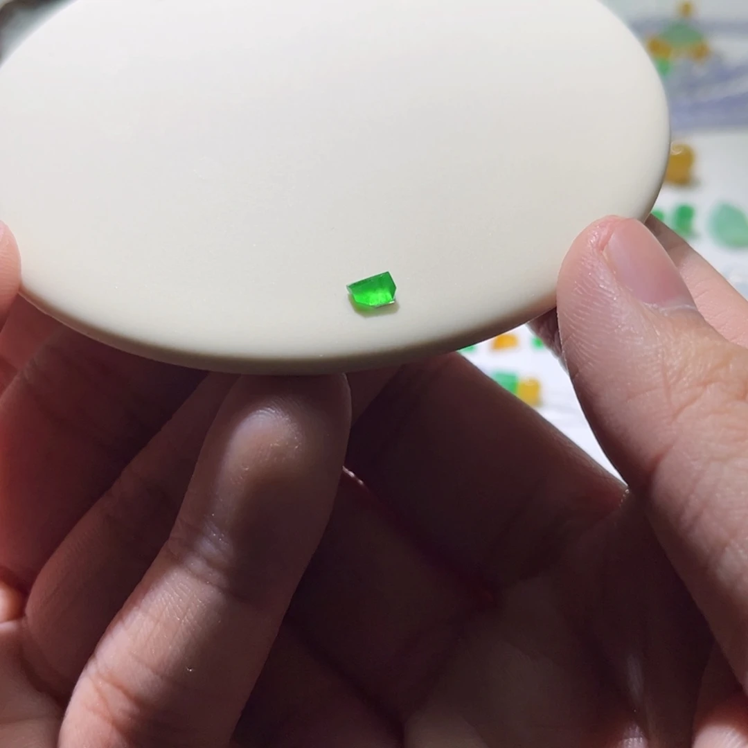 散珠翡翠裸石切割