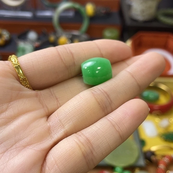 翡翠散珠精美雕刻物件物件