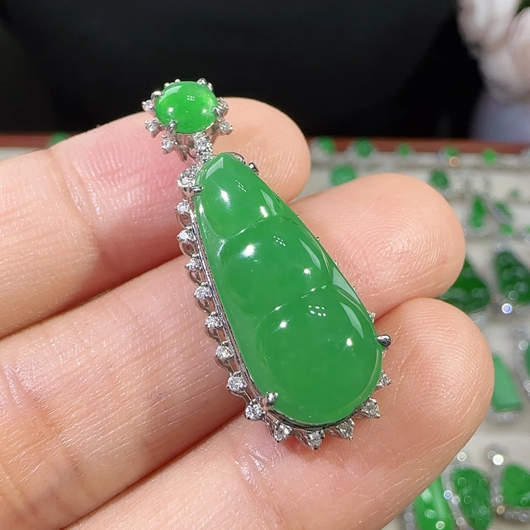 翡翠吊坠(不含链)18K金镶嵌