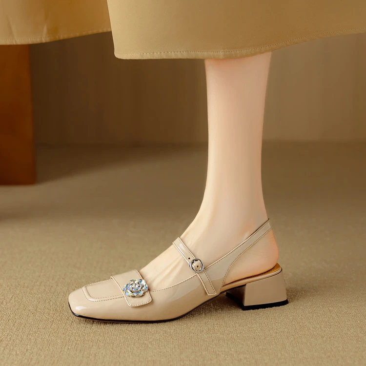 时尚精致水钻花朵方头粗跟一字带经典杏色日常通勤女凉鞋PD051