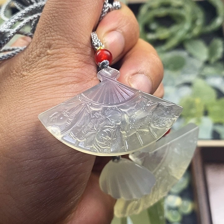 未镶嵌蛇纹石玉颈饰