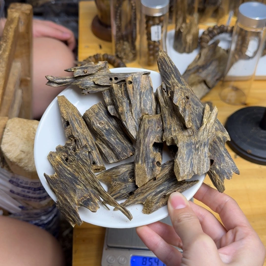 沉香沉香碎屑腾*紫棋虫漏块料103克