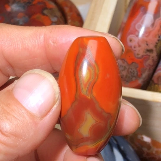 玛瑙/玉髓未镶嵌颈饰战国红